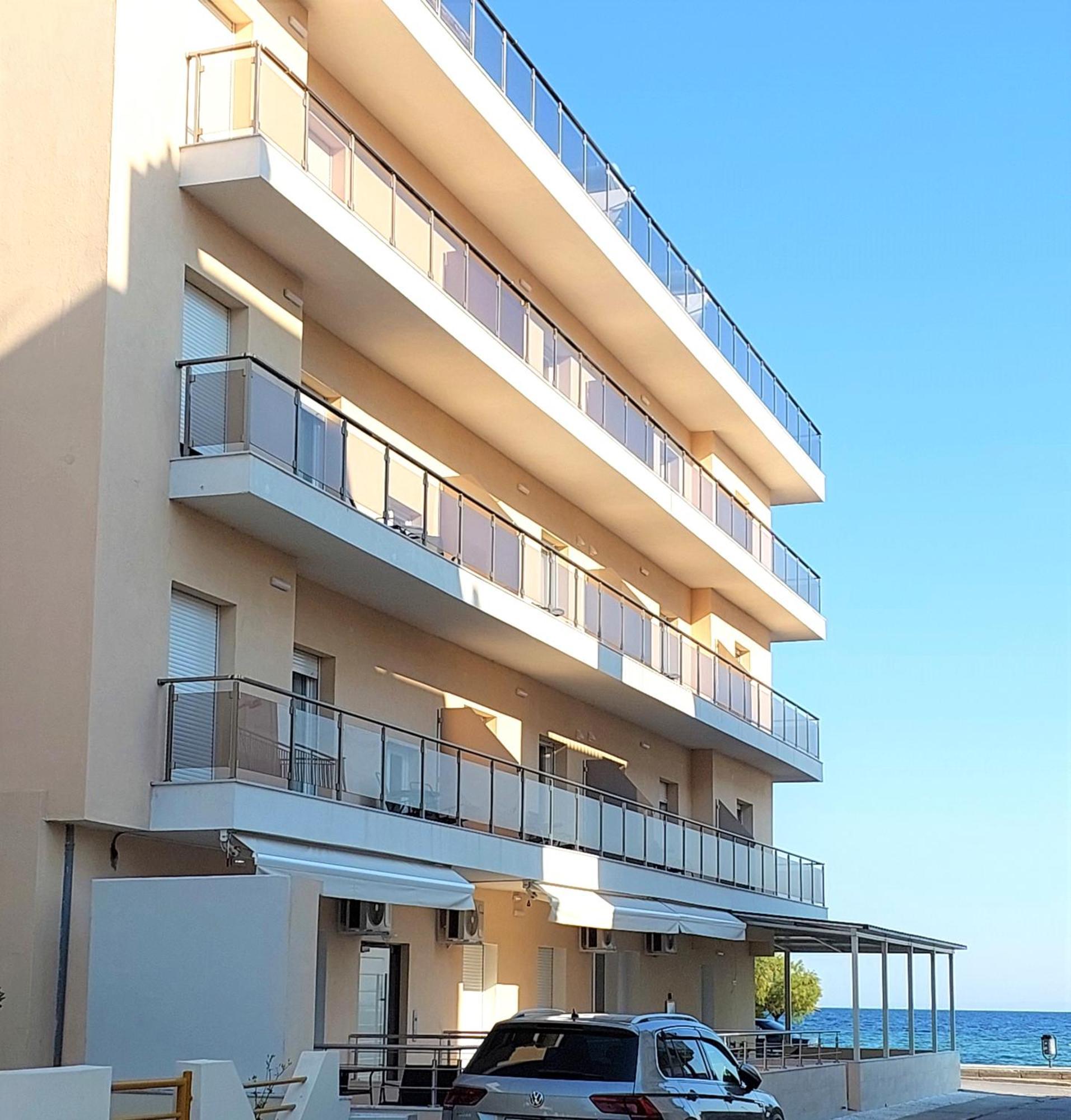 Navarino Luxe Suites Peraía Buitenkant foto