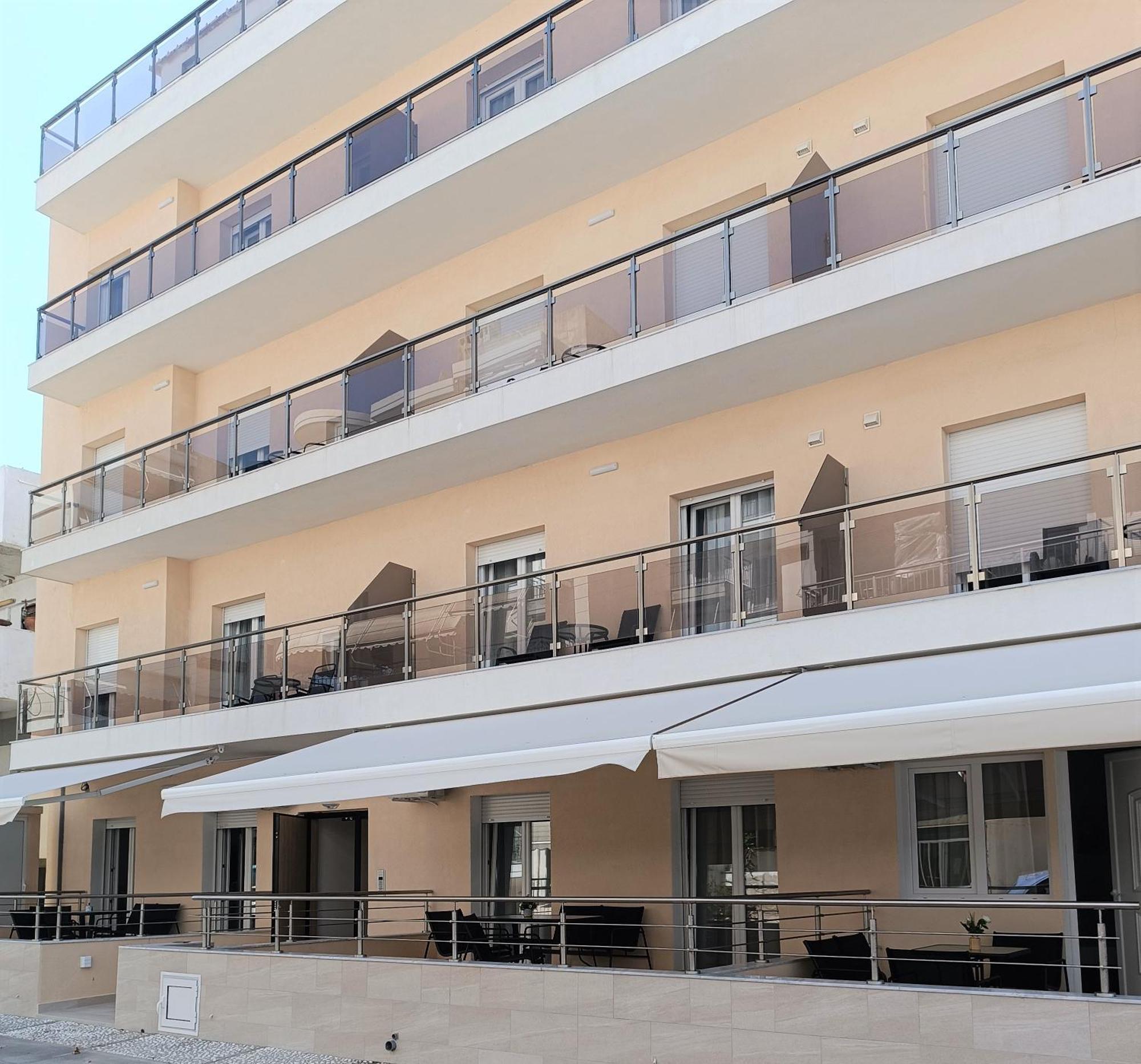 Navarino Luxe Suites Peraía Buitenkant foto