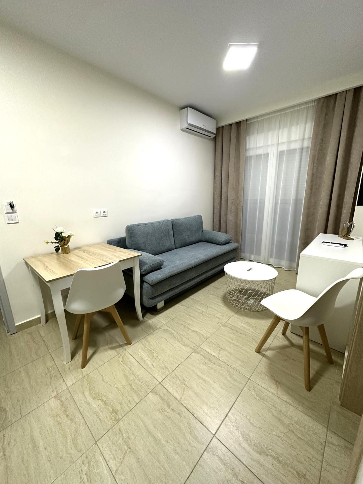 Navarino Luxe Suites Peraía Buitenkant foto