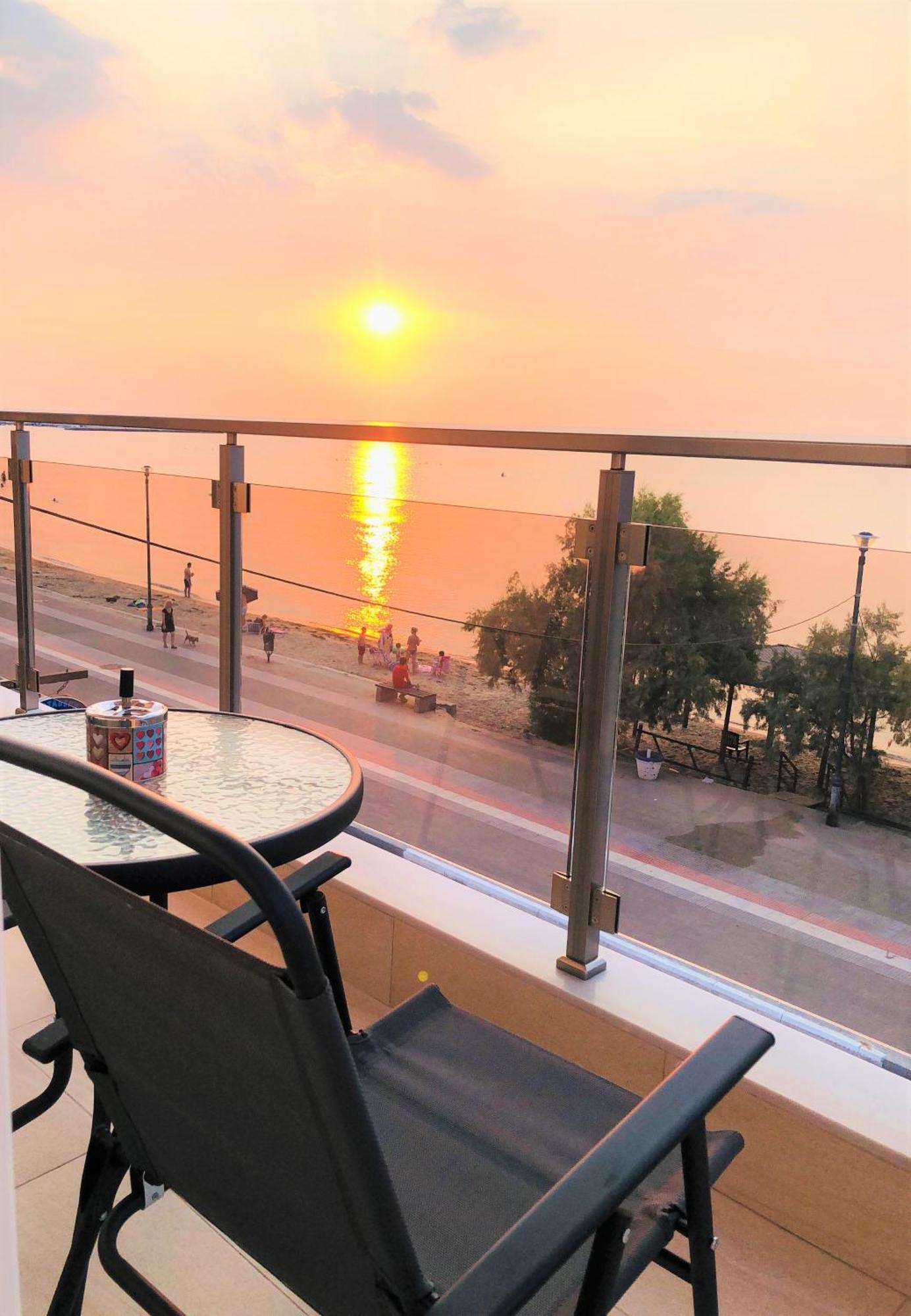Navarino Luxe Suites Peraía Buitenkant foto
