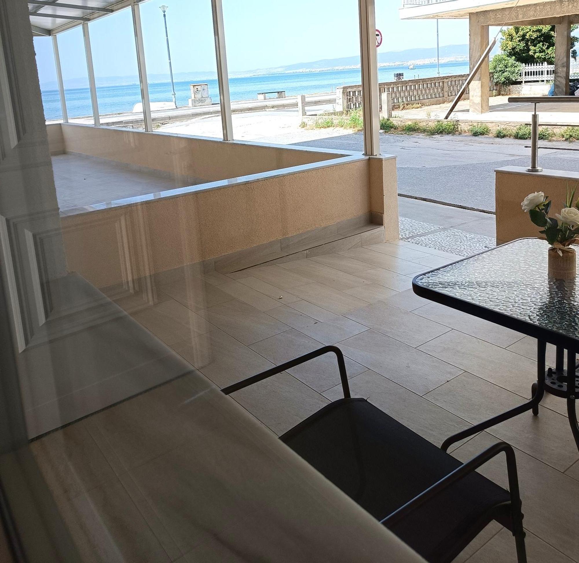 Navarino Luxe Suites Peraía Buitenkant foto