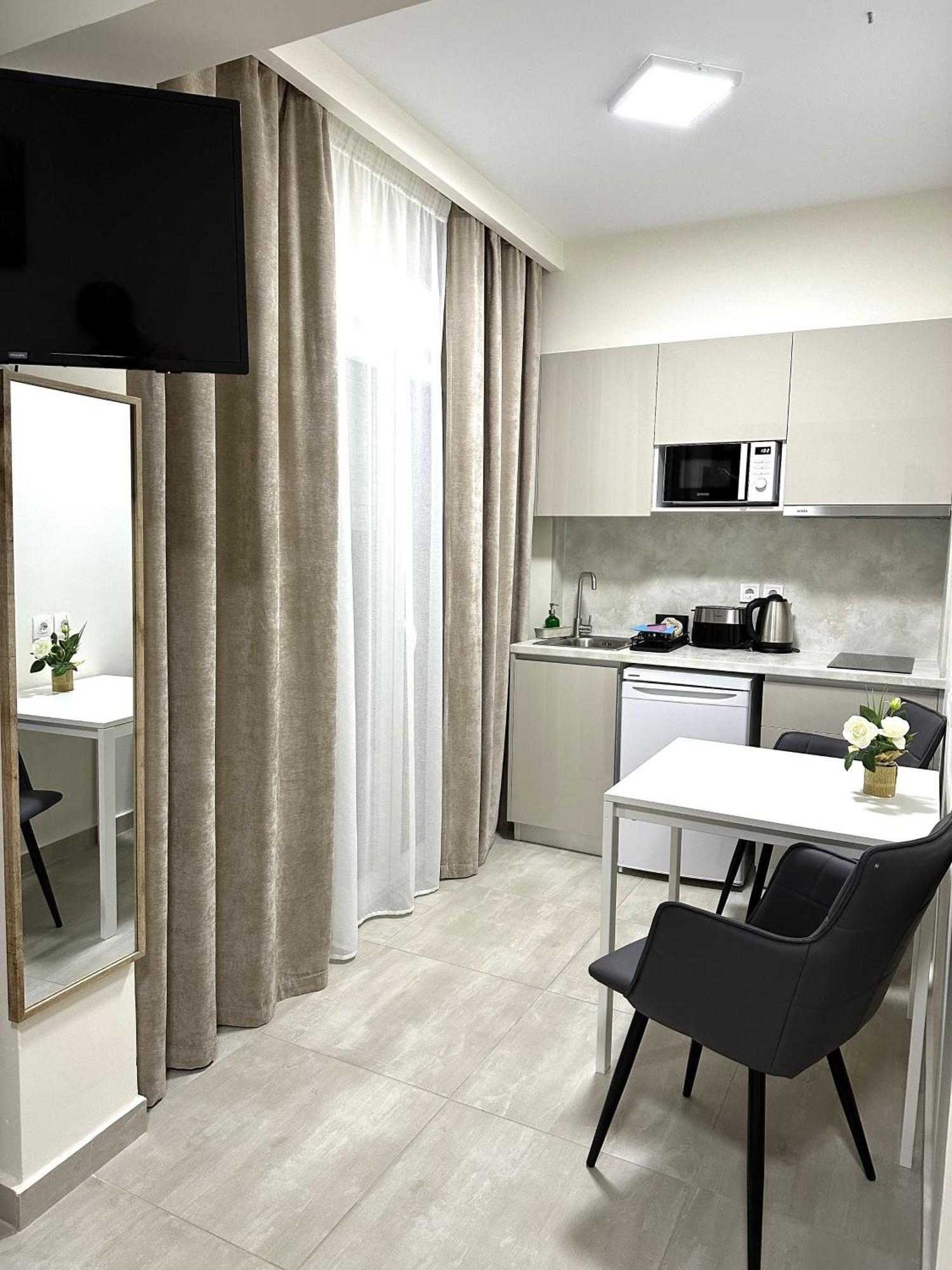 Navarino Luxe Suites Peraía Buitenkant foto