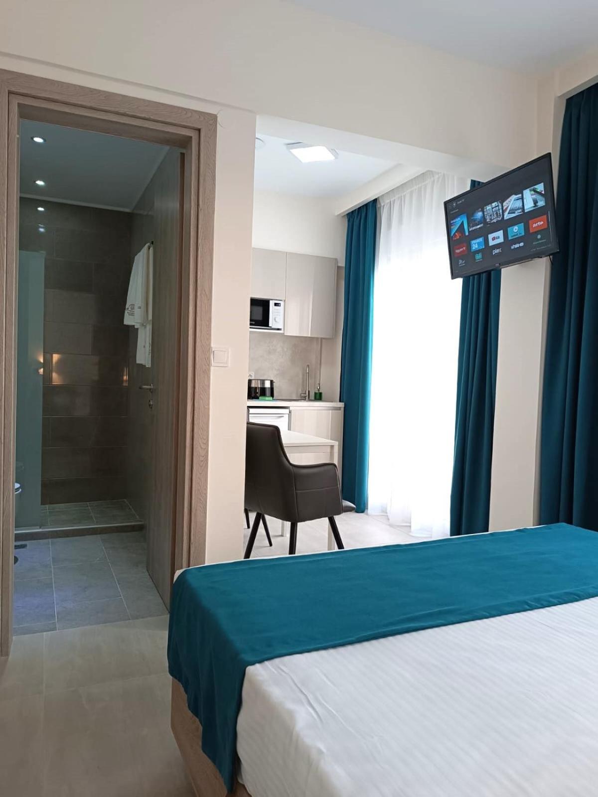 Navarino Luxe Suites Peraía Buitenkant foto