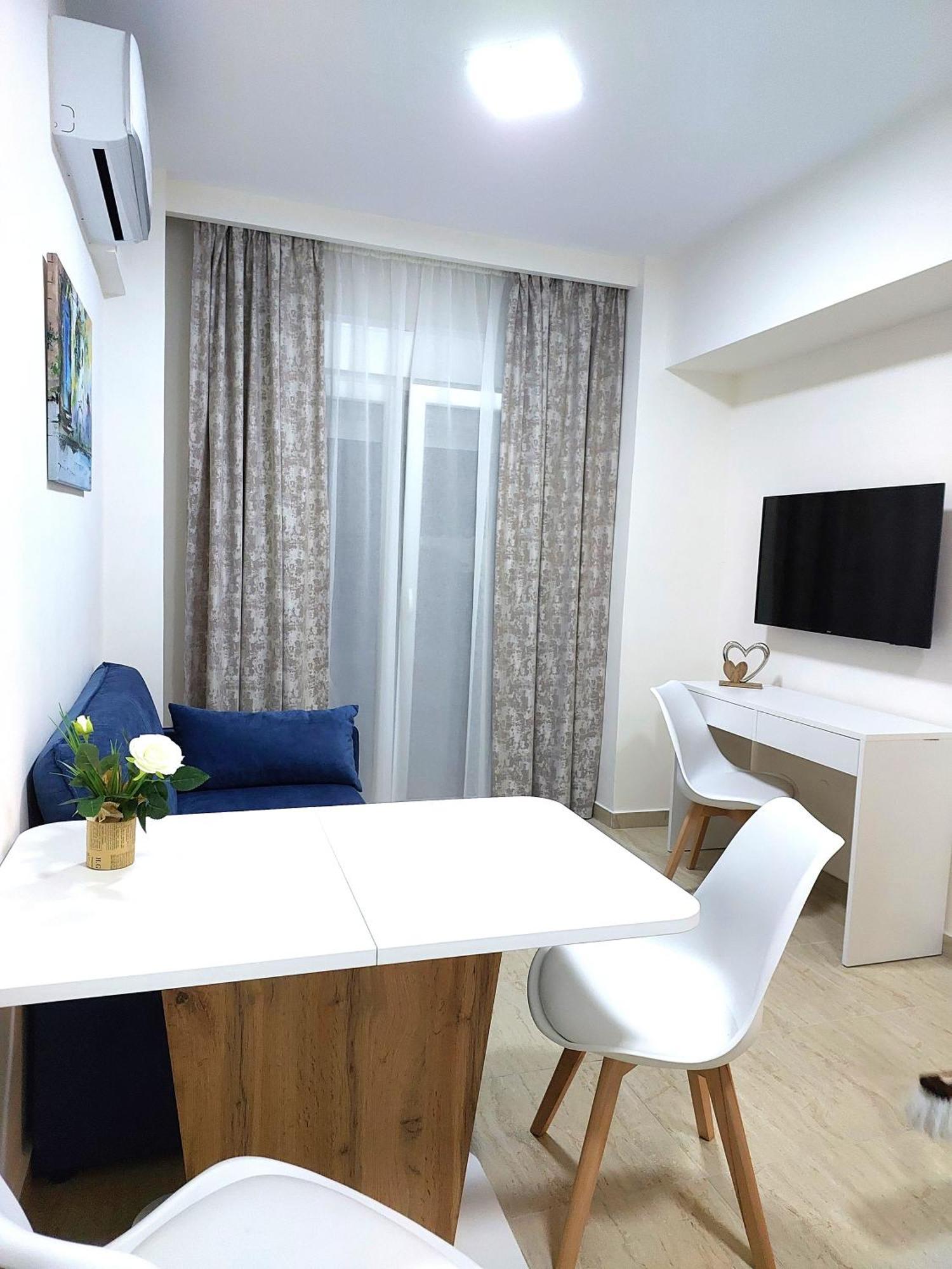 Navarino Luxe Suites Peraía Buitenkant foto