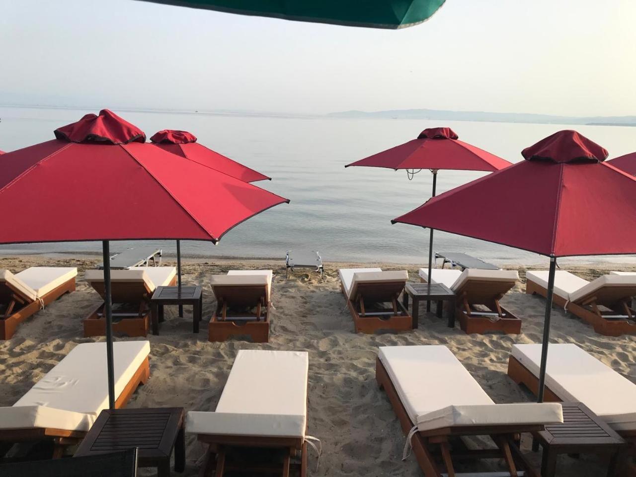 Navarino Luxe Suites Peraía Buitenkant foto